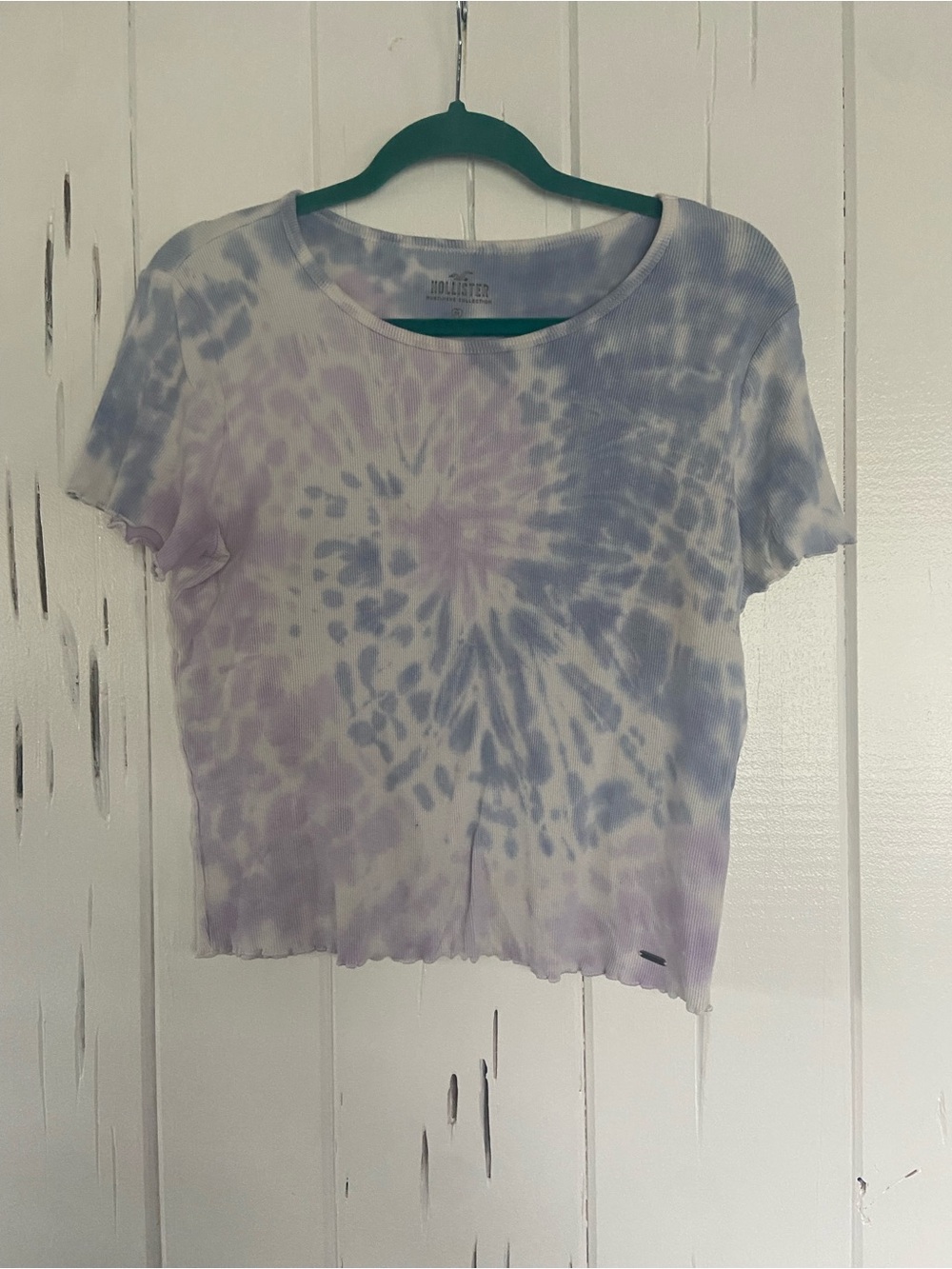 Hollister Lavender & Light Gray Tie-Dye Ribbed Crop Tee